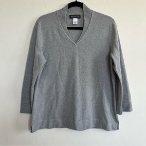 100% Cashmere V neck long sleeve top size XL